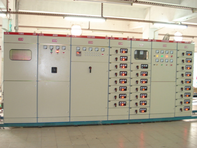 工業(yè)配電解決方案 從成套配電柜、知名品牌到內(nèi)蒙古常用型號(hào)及工業(yè)插座全解析